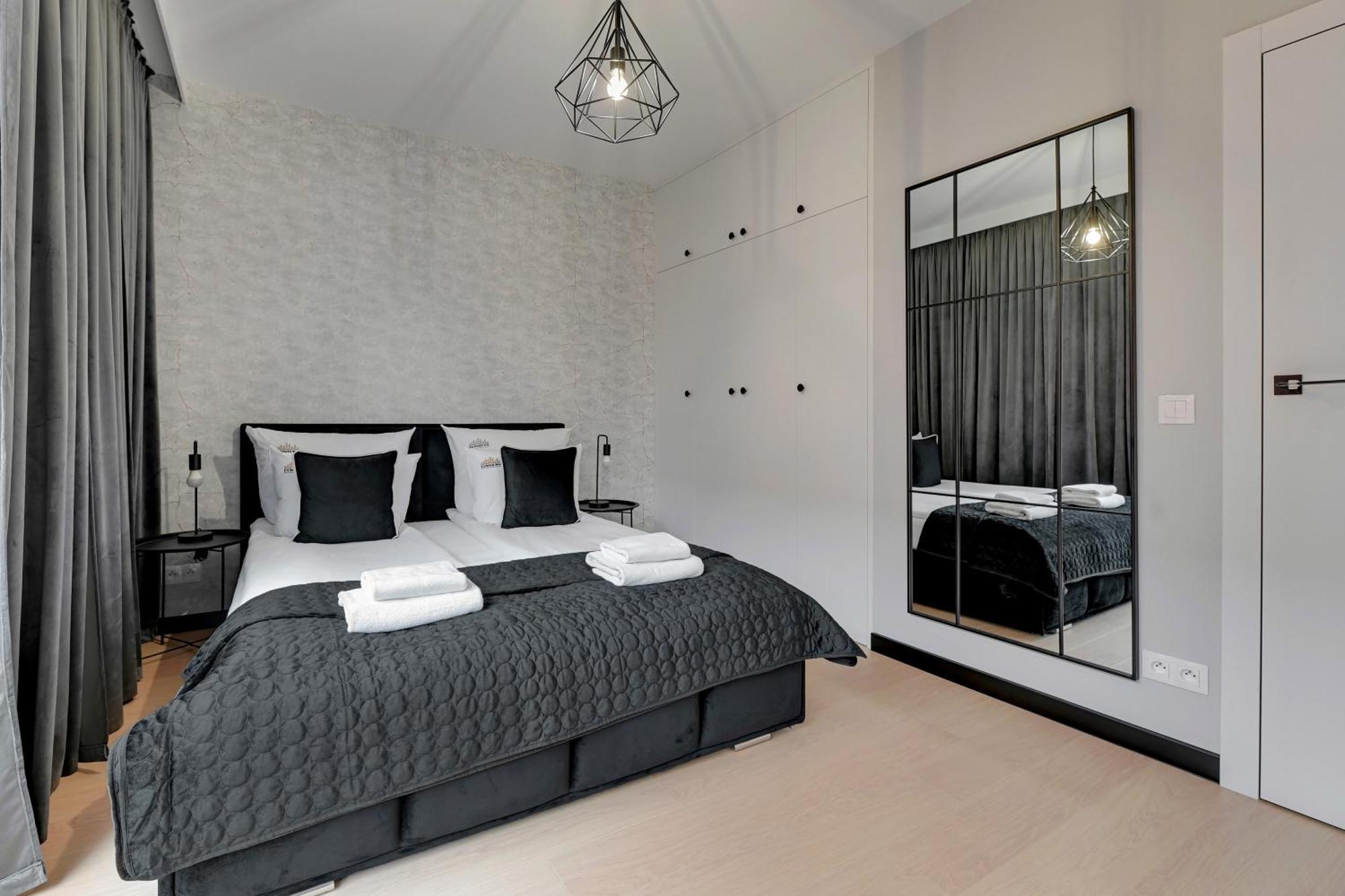 Doki Living - Foodhall & Parking By Downtown Apartments Danzica Esterno foto