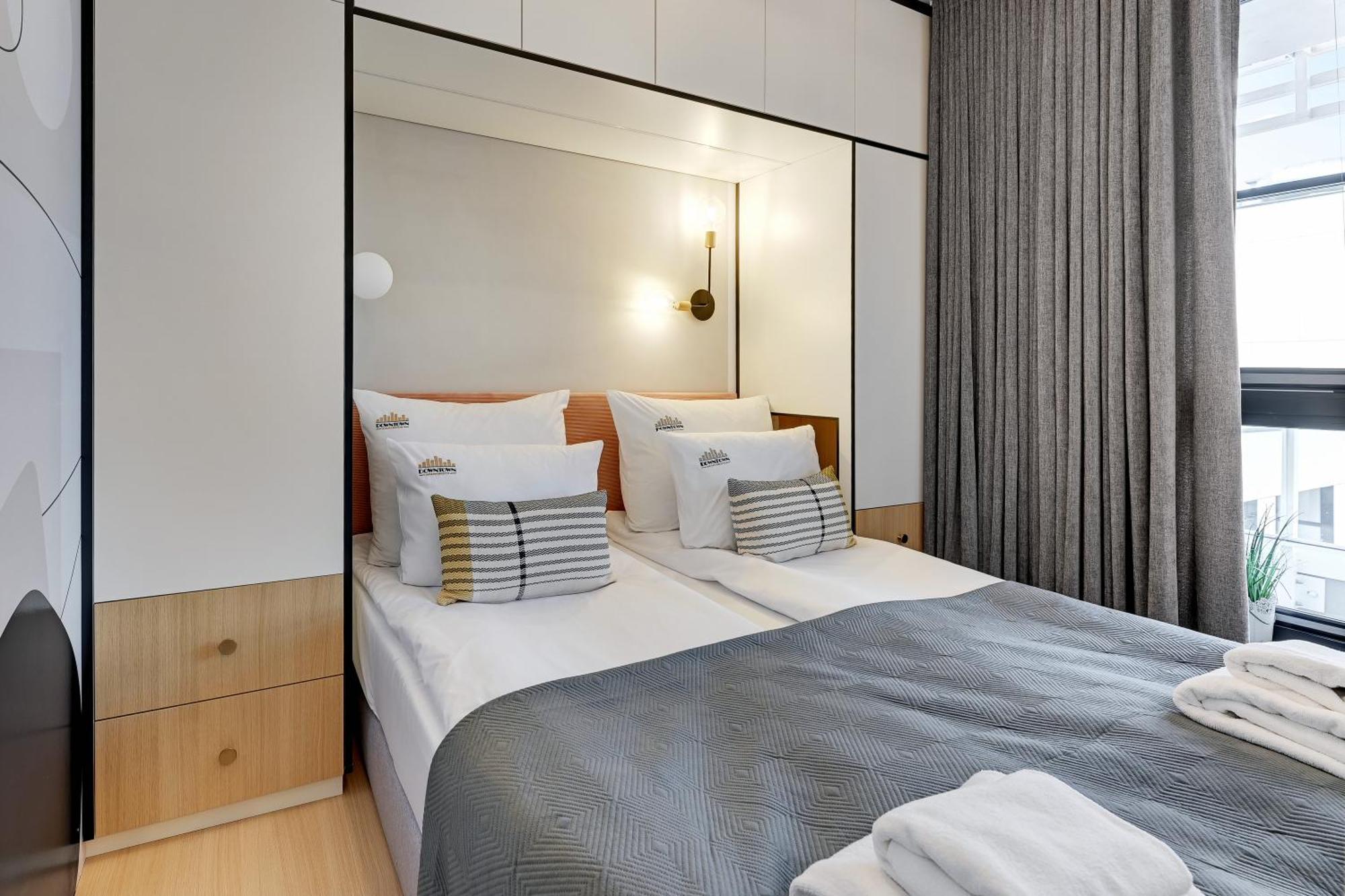 Doki Living - Foodhall & Parking By Downtown Apartments Danzica Esterno foto