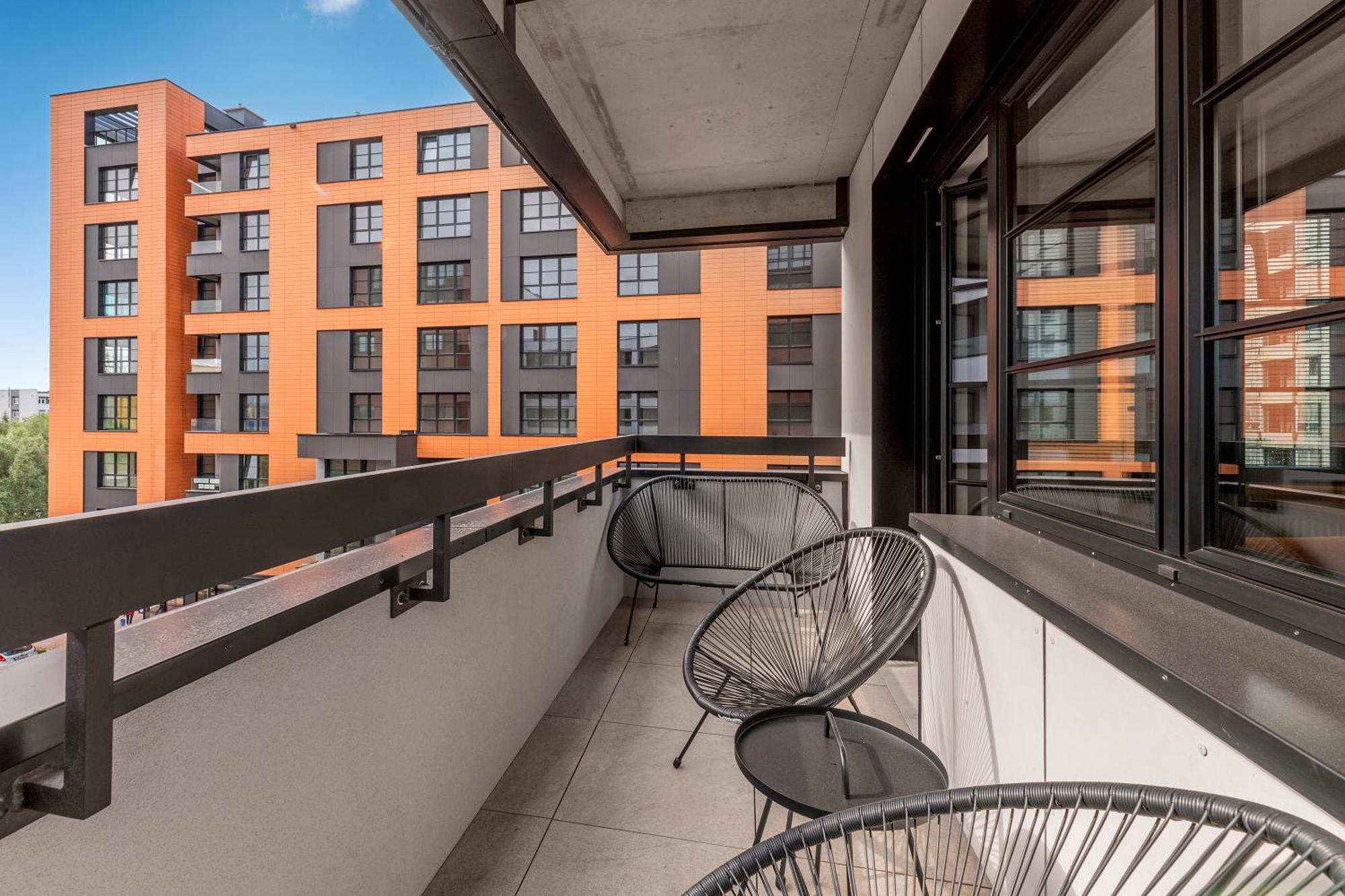 Doki Living - Foodhall & Parking By Downtown Apartments Danzica Esterno foto