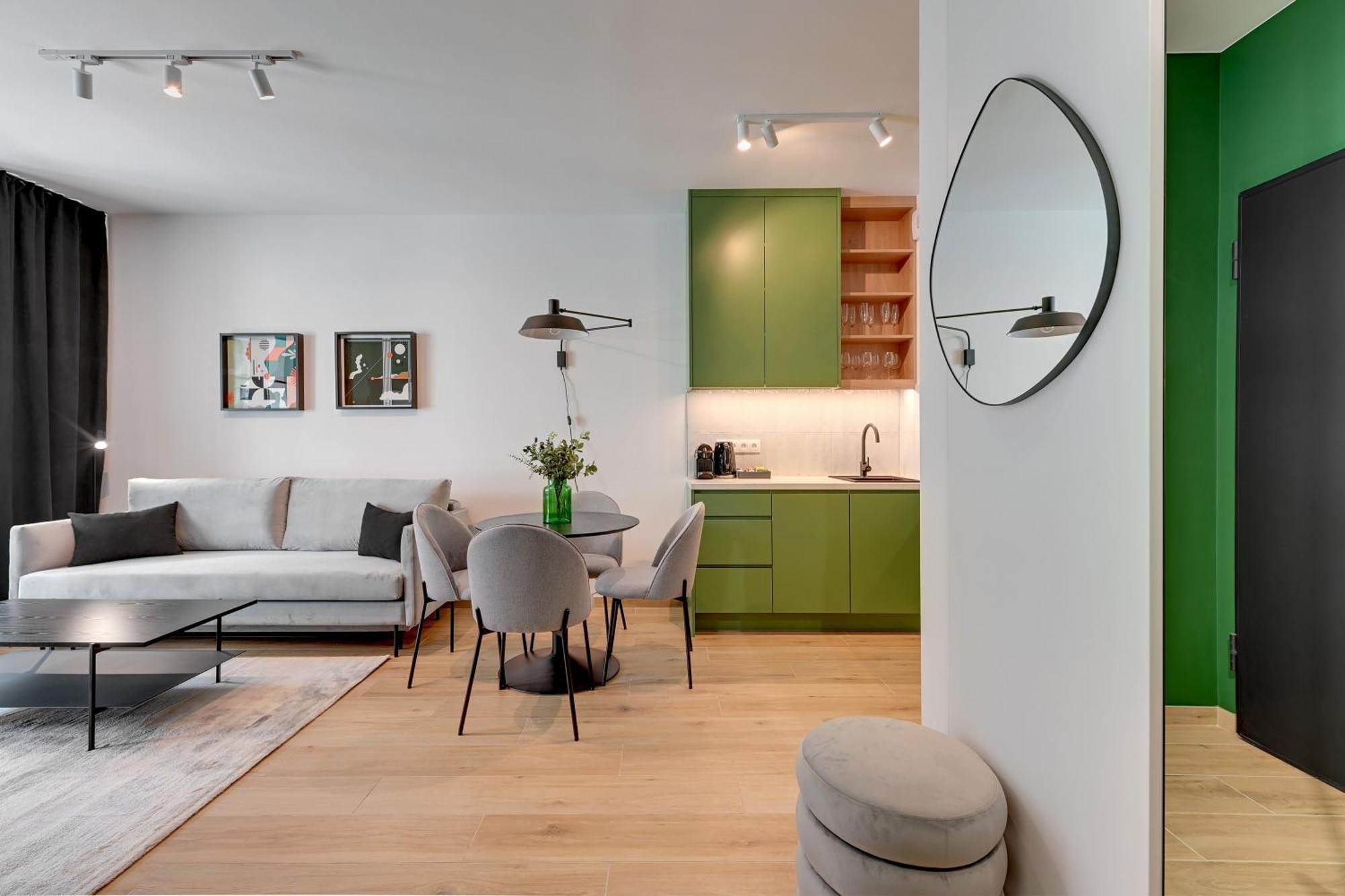 Doki Living - Foodhall & Parking By Downtown Apartments Danzica Esterno foto