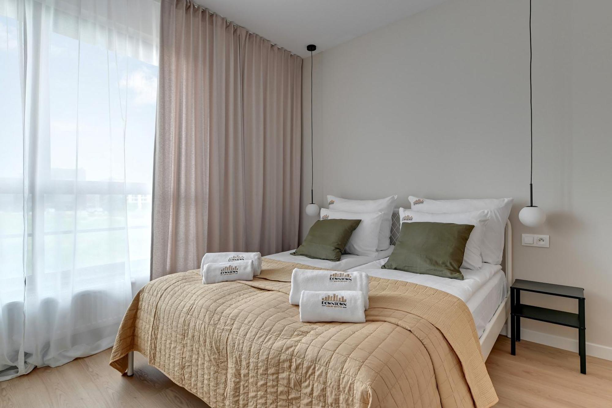 Doki Living - Foodhall & Parking By Downtown Apartments Danzica Esterno foto