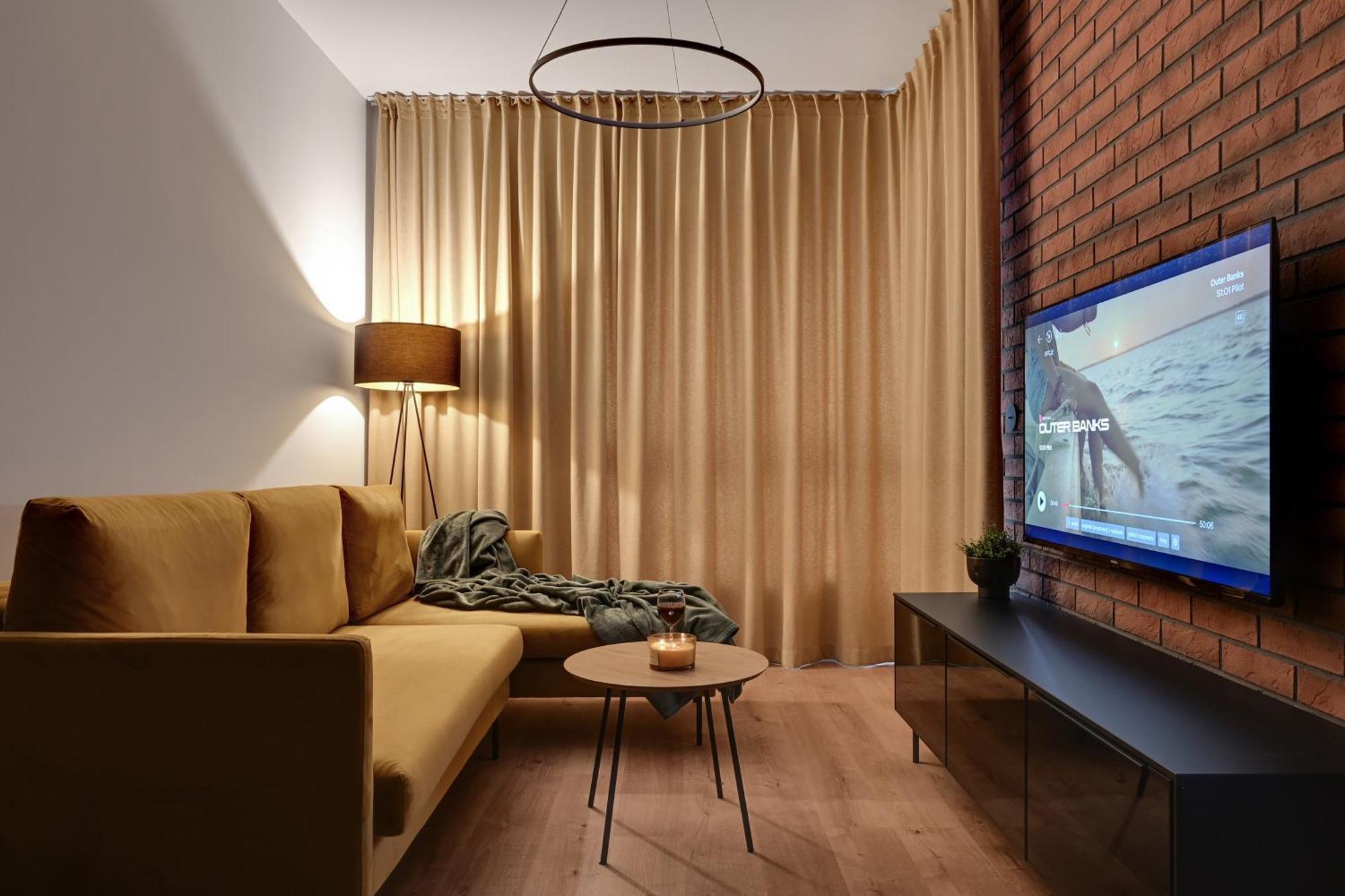 Doki Living - Foodhall & Parking By Downtown Apartments Danzica Esterno foto