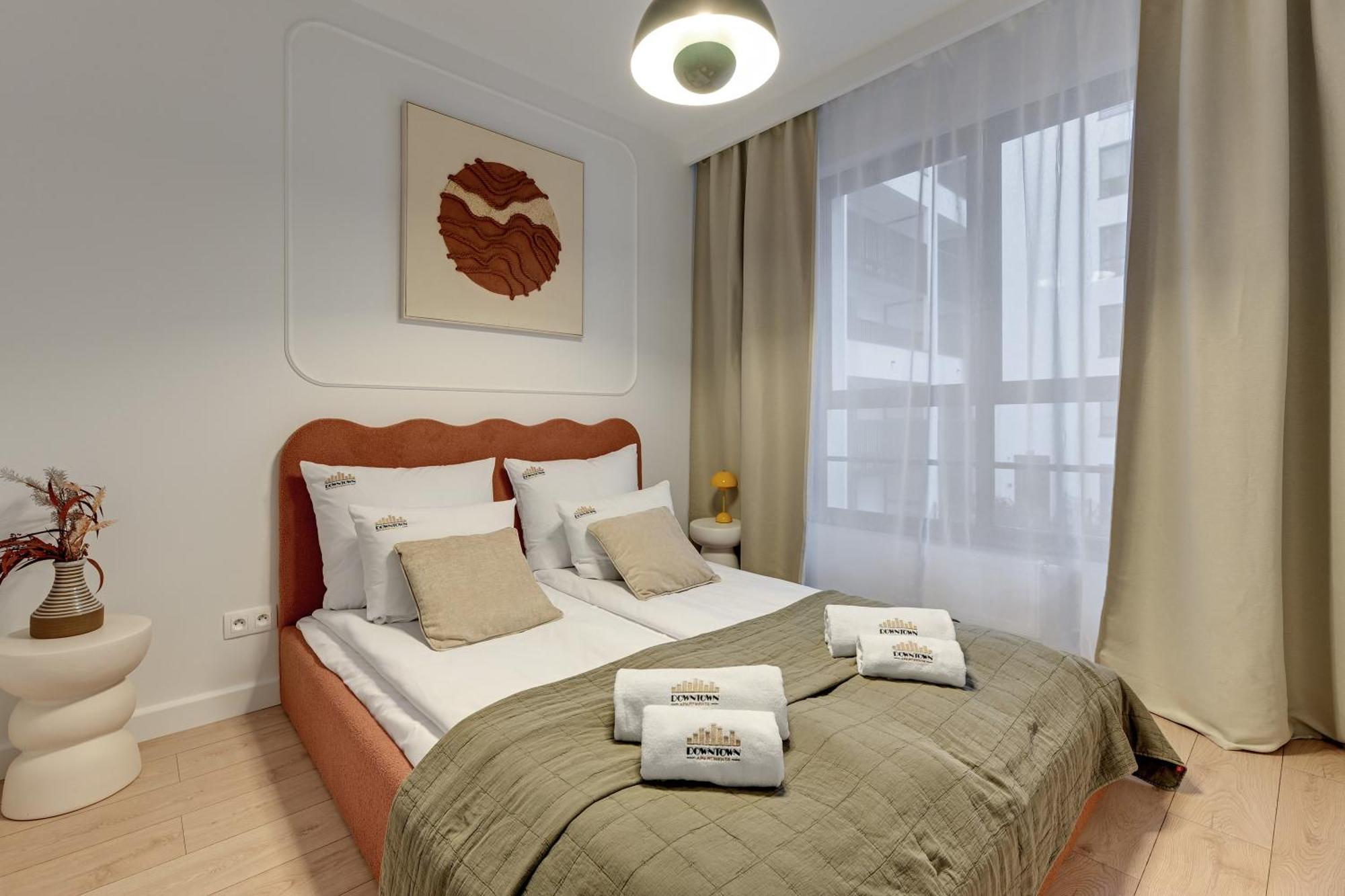 Doki Living - Foodhall & Parking By Downtown Apartments Danzica Esterno foto