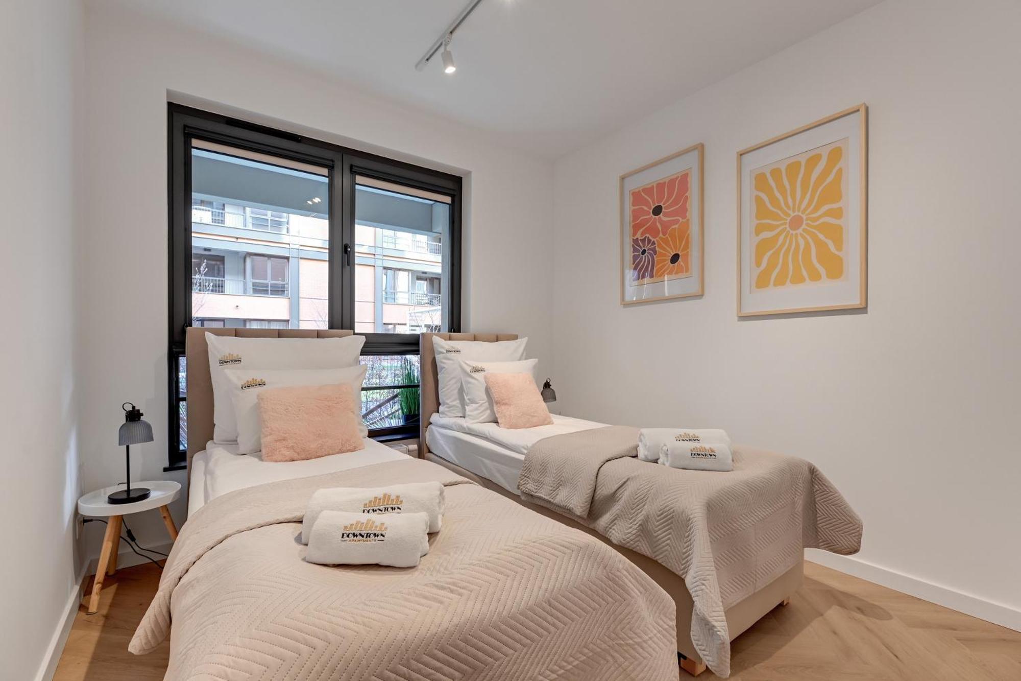 Doki Living - Foodhall & Parking By Downtown Apartments Danzica Esterno foto