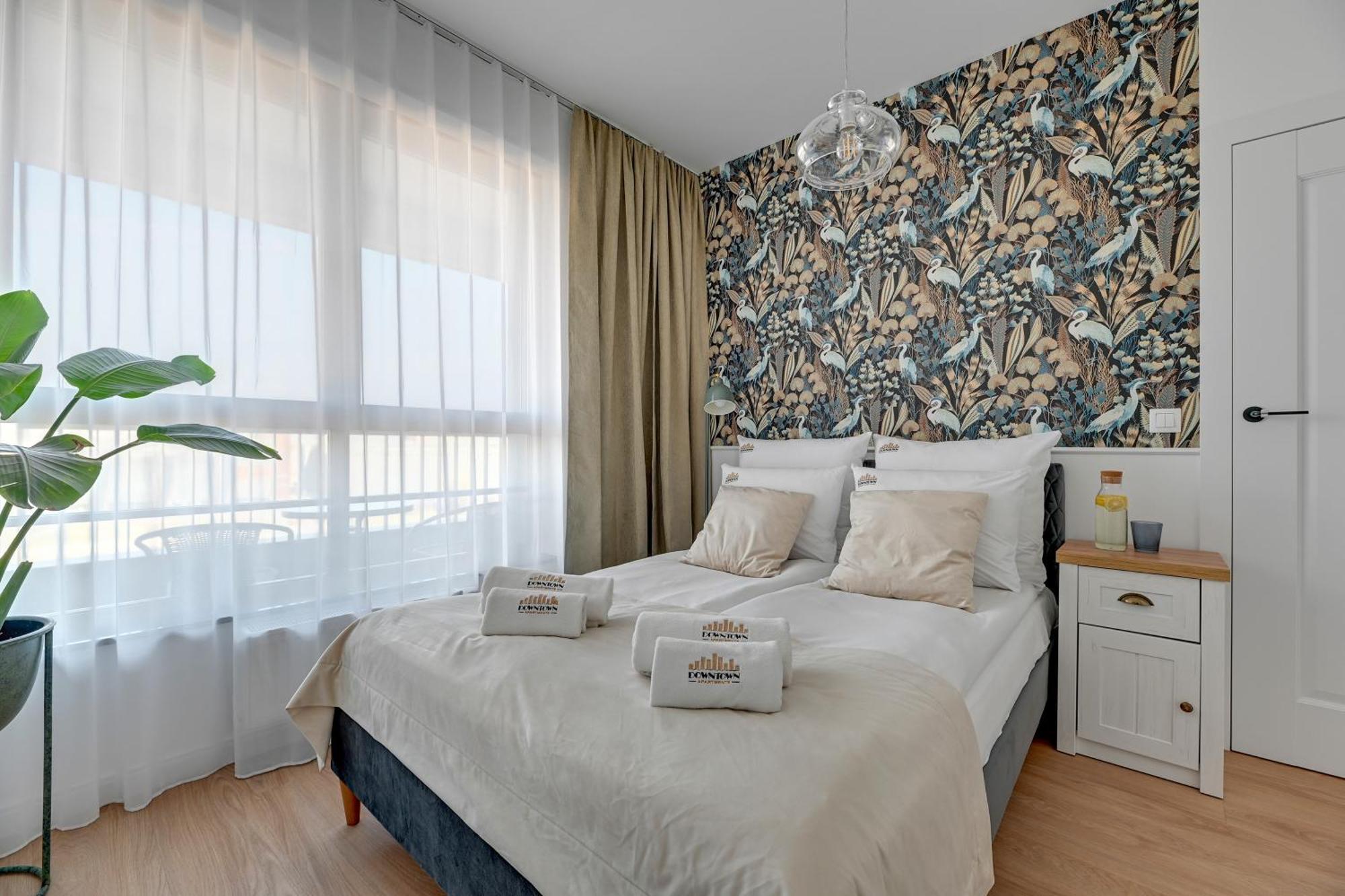 Doki Living - Foodhall & Parking By Downtown Apartments Danzica Esterno foto