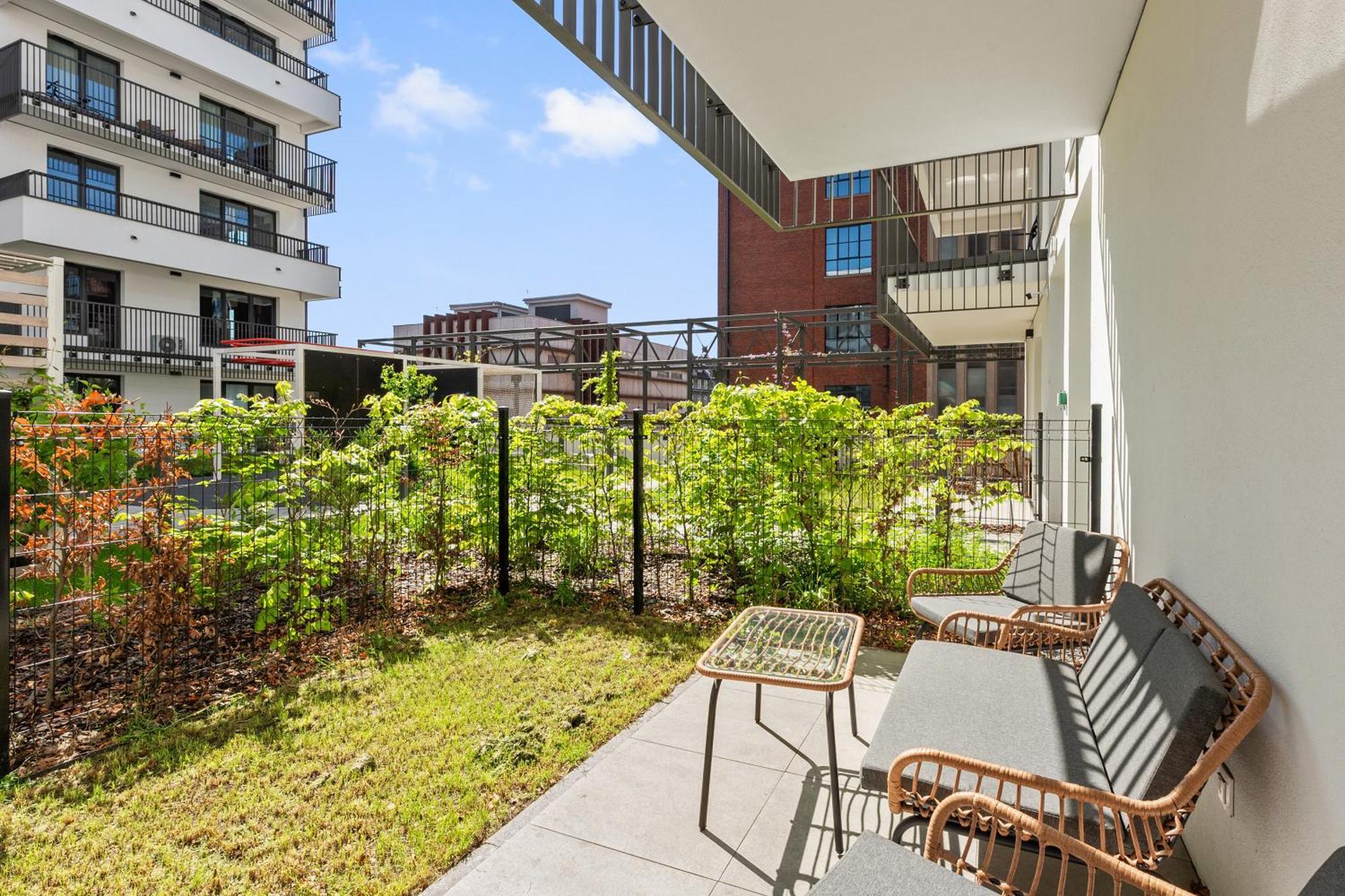 Doki Living - Foodhall & Parking By Downtown Apartments Danzica Esterno foto