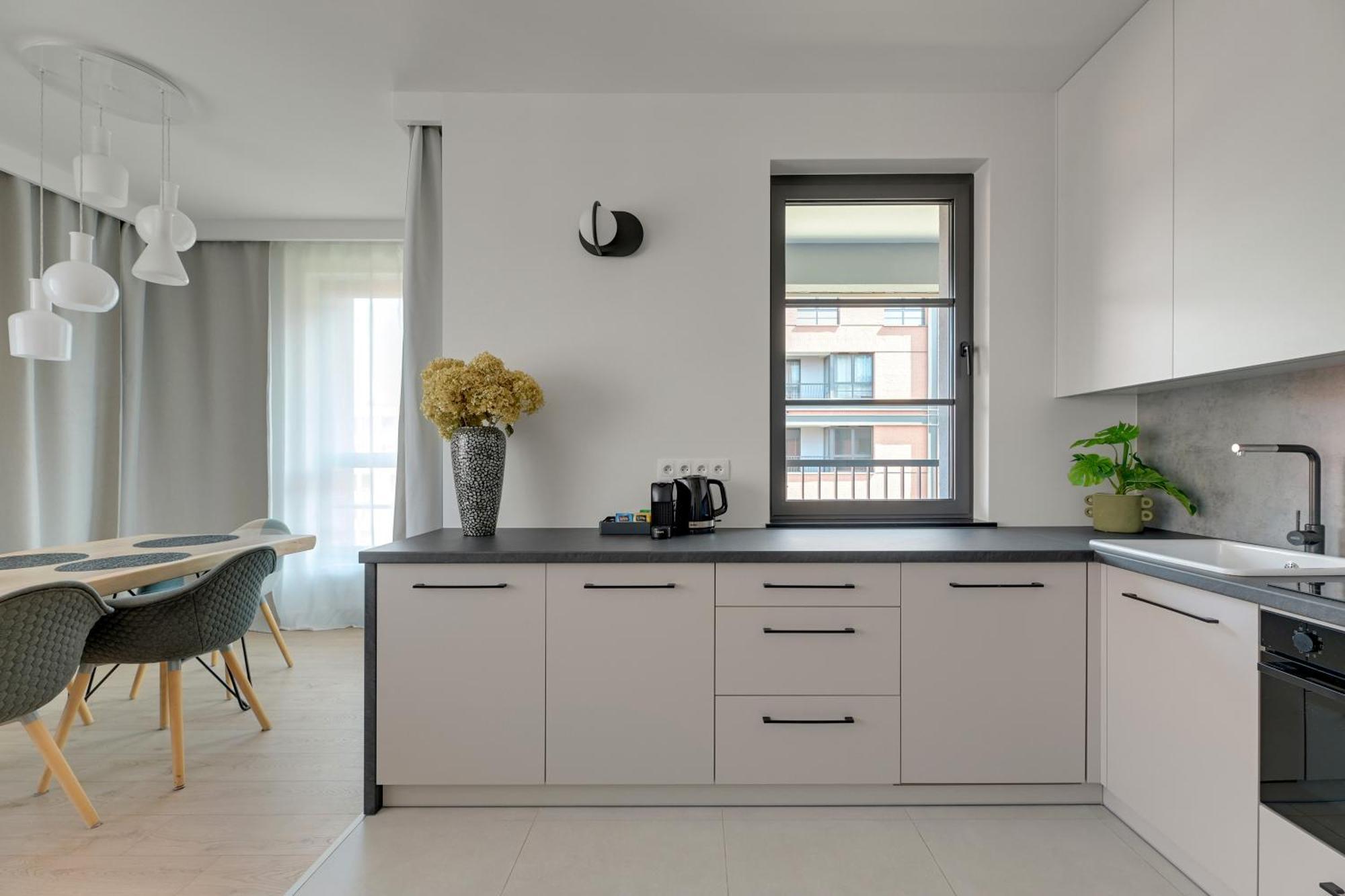 Doki Living - Foodhall & Parking By Downtown Apartments Danzica Esterno foto