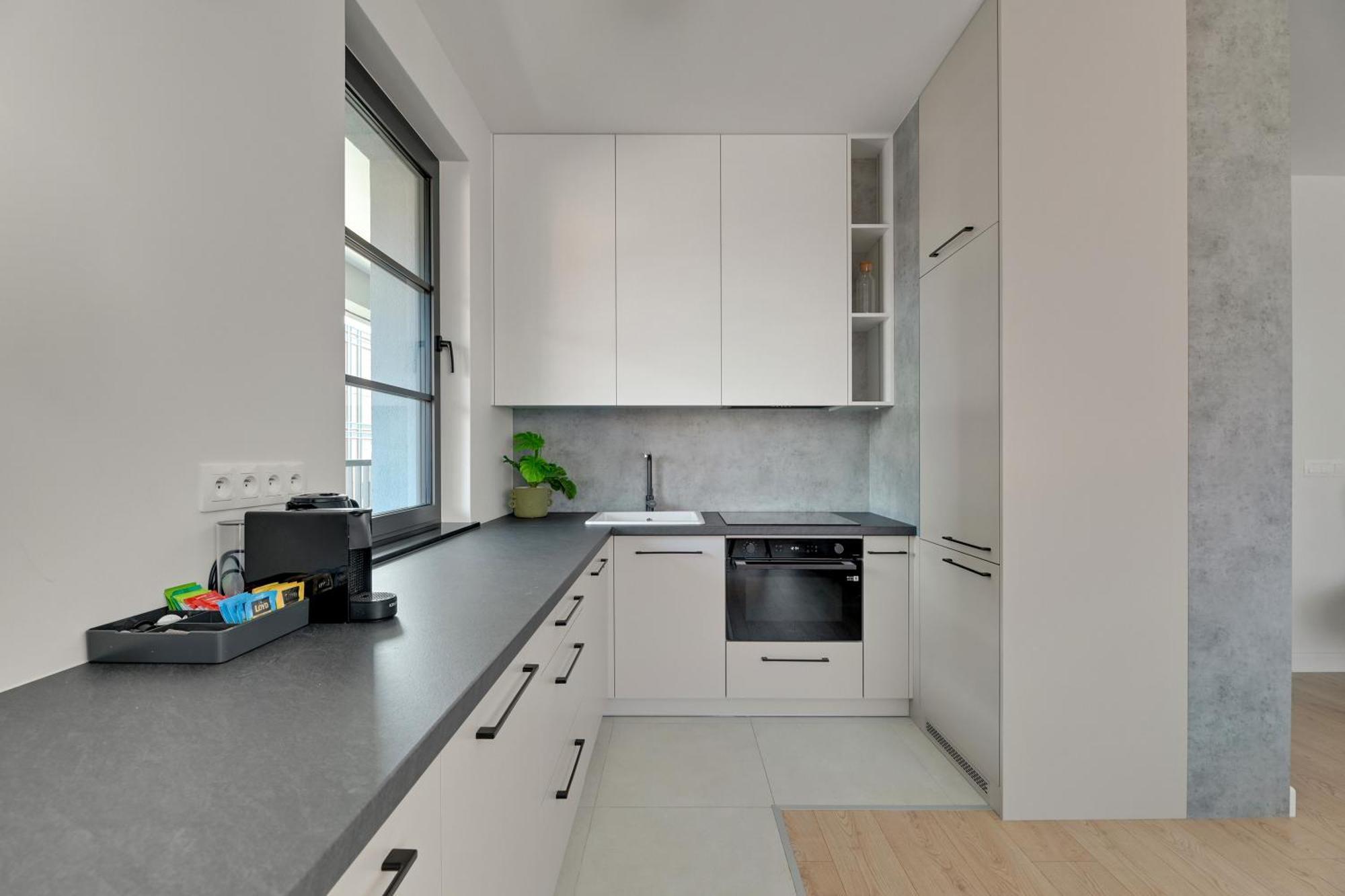 Doki Living - Foodhall & Parking By Downtown Apartments Danzica Esterno foto